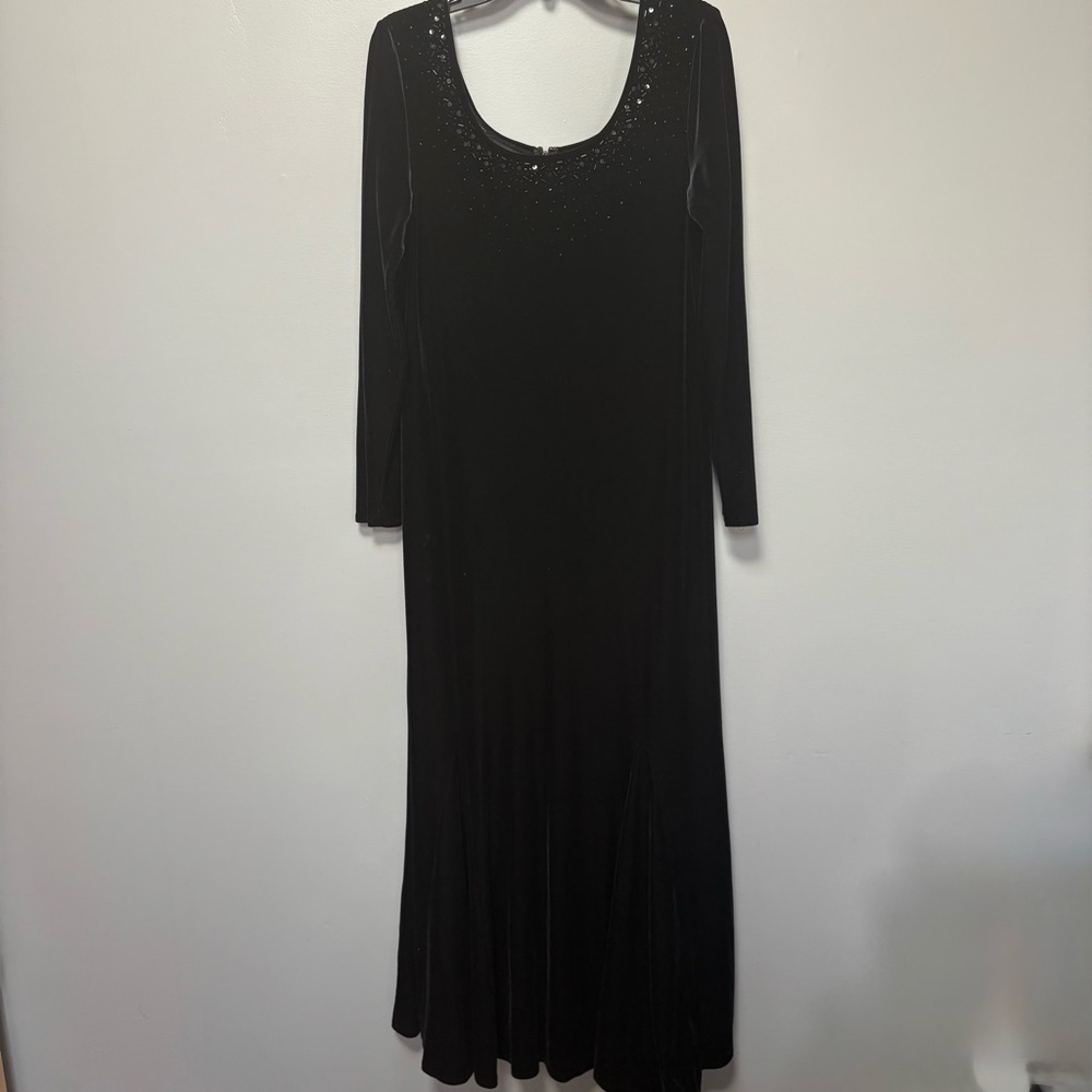 J.R. NITES BY CALIENDO Elegant Velvet Black Long Sleeve Gown Dress Size 16